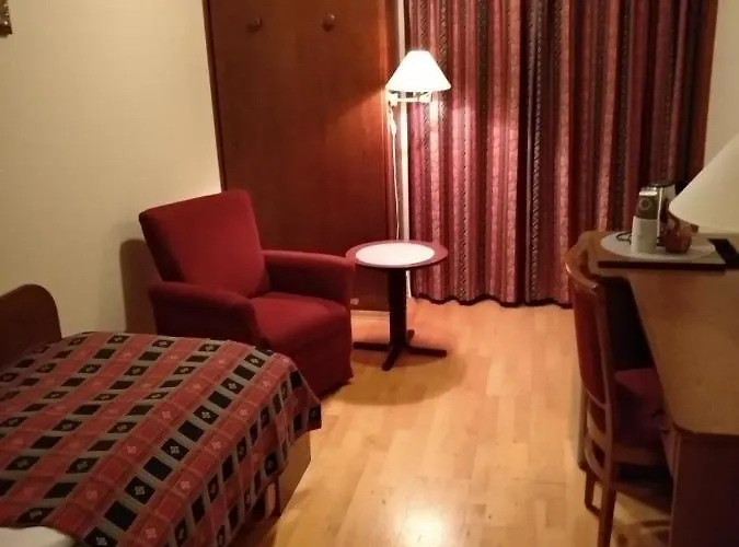 Sanderstolen Hotell